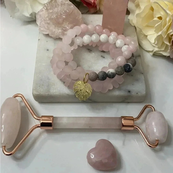 💚 New Rose Quartz Facial Roller - Picture 2 of 2